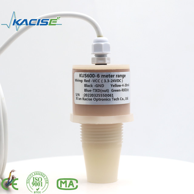 Sensor ultrasonik KUS600 yang terbuat dari bahan PVDF/PTFE digunakan untuk pengukuran jarak dan tingkat cairan.