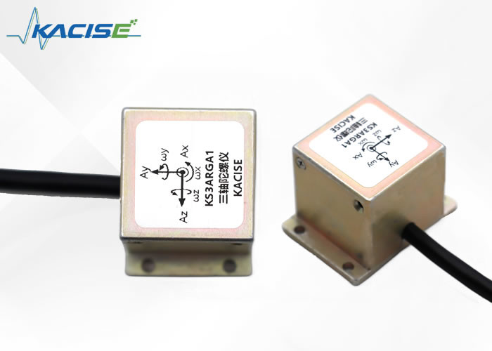 ±250 °/s Range Triaxial universal angular rate gyro dengan -45 ̊+80 °C Operating Temperature Range