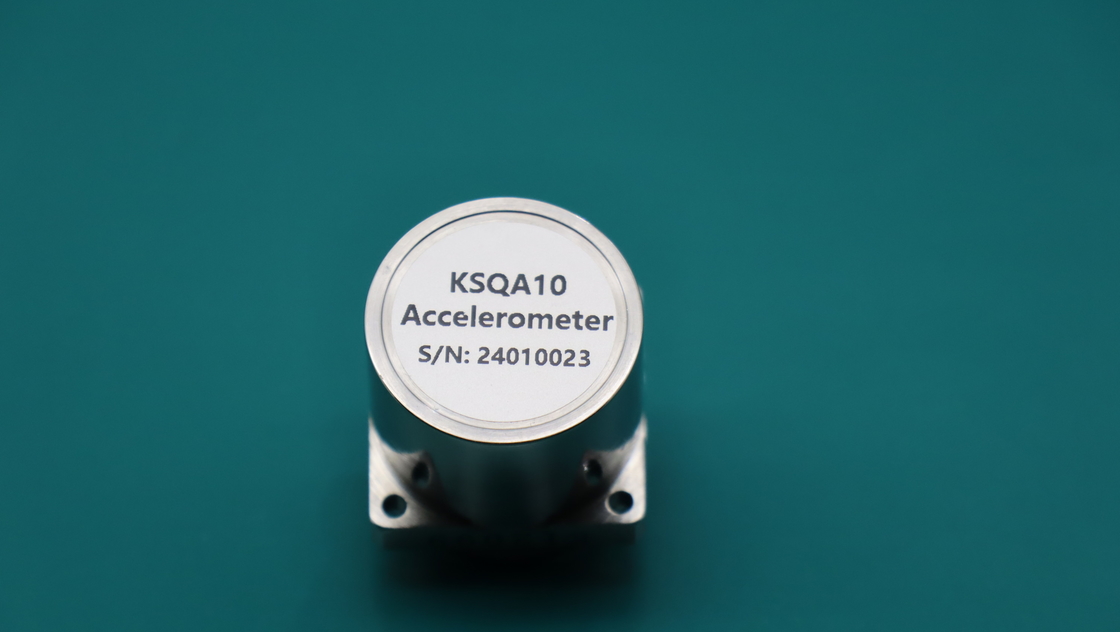 Sensitivitas suhu≤30ppm/°C~≤80ppm/°C Ukuran Sensor Akselerometer Ø25.4x30mm