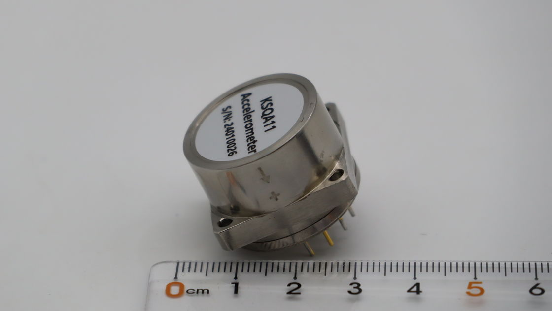 Quartz Flexible Accelerometer Sensor dengan 25g@20Hz~2000Hz Vibration Peak Sine, Precision Tinggi ≤40μg/g2 Linearity, dan Wide -45°C to +100°C Temperature Range