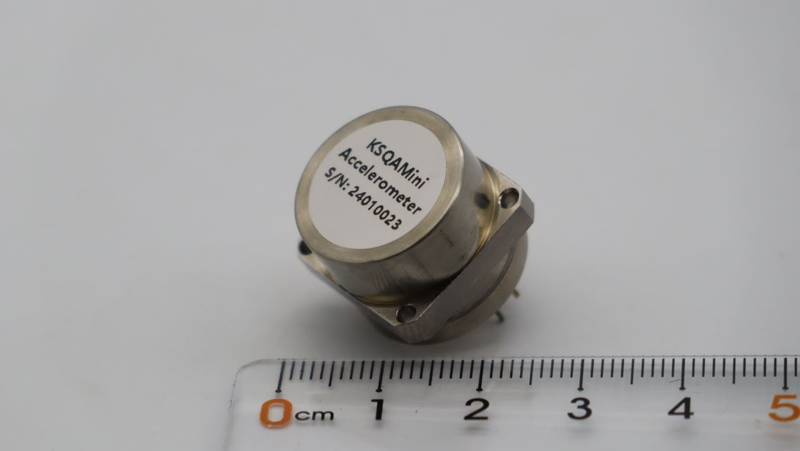 Sensor Akselerometer Tahan Guncangan dengan Toleransi 1000g dan Kisaran Suhu Lebar -45°C~+125°C untuk Faktor Skala 2,3~3,5mA/g Presisi Tinggi