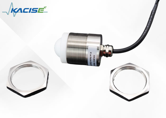 Pabrik Kimia RS232 Radar Level Sensor Dengan IP68 Kelas Resistensi Air Desain Modern Integrated Flat Antenna