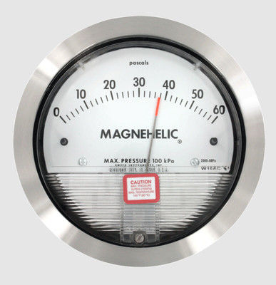 Dwyer Series 2000 Industrial Pressure Gauge dengan akurasi ± 2%, IP67 Enclosure Rating, dan 4