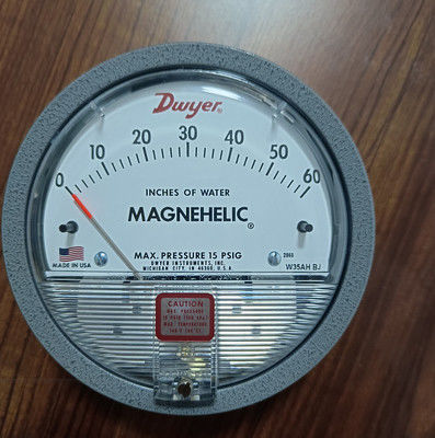 Dwyer Series 2000 Magnehelic Differential Pressure Gauge dengan 0-60 dalam rentang w.c ± 2% Keakuratan dan 1/8 NPT Connection