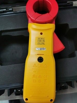 Fluke 1630-2 FC Ground Clamp Tegangan Maksimum ke Bumi 1000 V Baterai Tipe AA Alkaline IEC EN LR6 x4