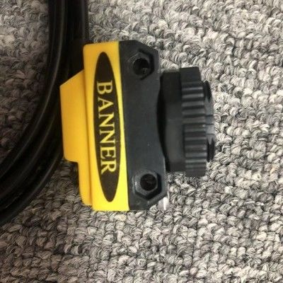 Banner QS18VP6D Diffuse Photoelectric Sensor dengan 450 mm Sensing Range IP67 NEMA 6 Nomor dan Output PNP Komplementer