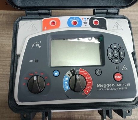 Megger MIT1025-UK Insulation Tester Dengan Output, 20 Teraohms Resistance, 10kV Multi-Range Test Voltage