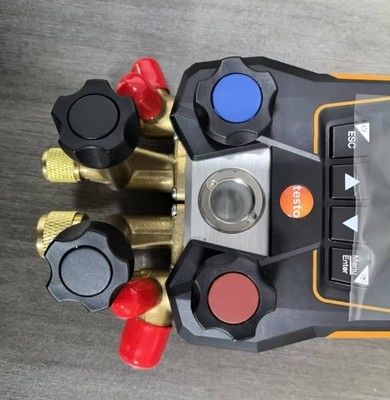 testo 557s Smart Vacuum Kit dengan selang - Smart digital manifold dengan nirkabel vakum dan nirkabel suhu probe dan 4 selang set