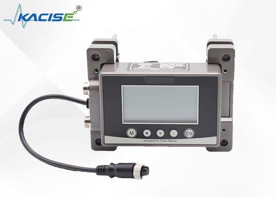KUF100 Ultrasonic Flow Meter Opsional Meter Panas Dingin Output 4-20mA Plastik Industri